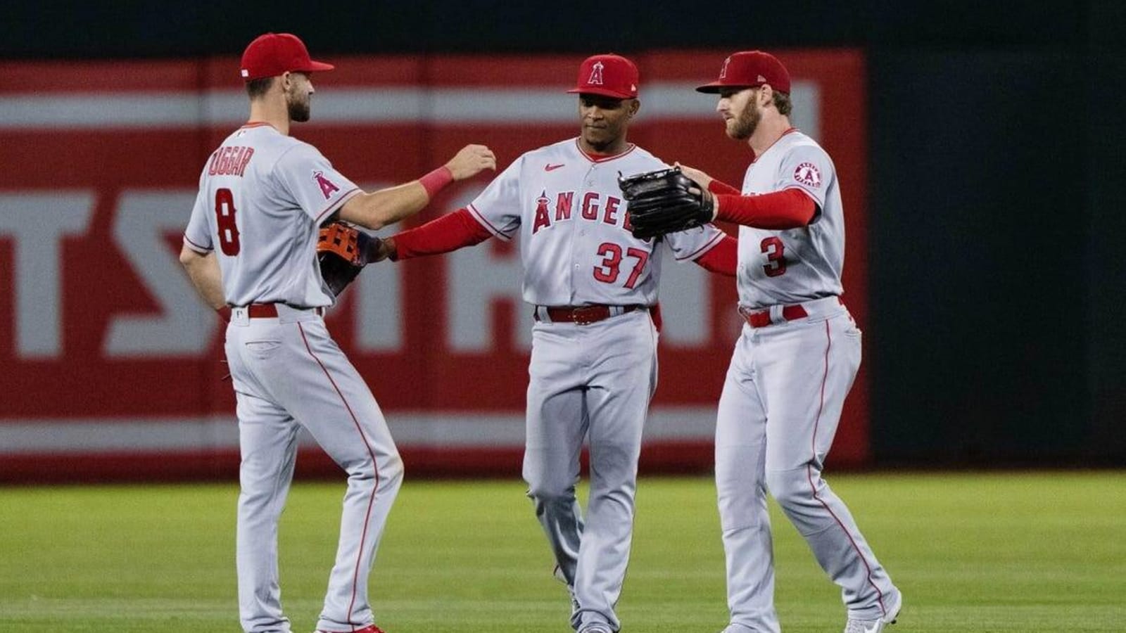 Magneuris Sierra, Angels outlast A&#39;s in 12 innings