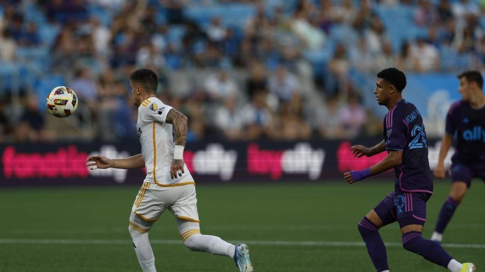 Galaxy stymied in 0-0 tie with Charlotte FC