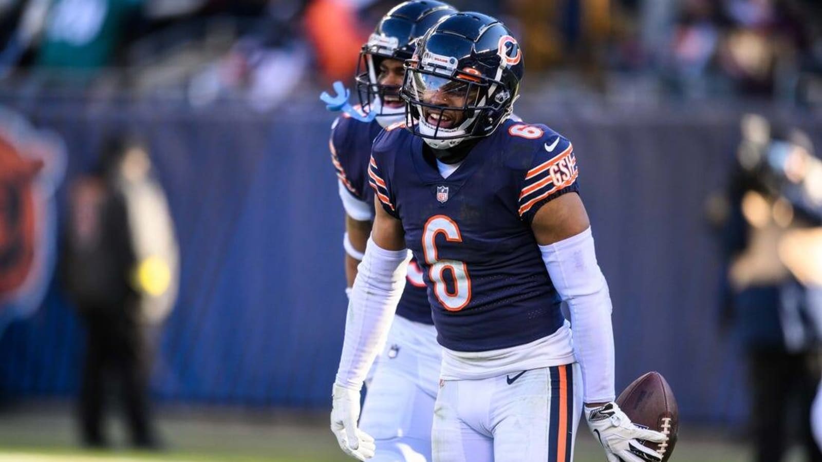 Bears sign RB Evans, designate DB Gordon for return