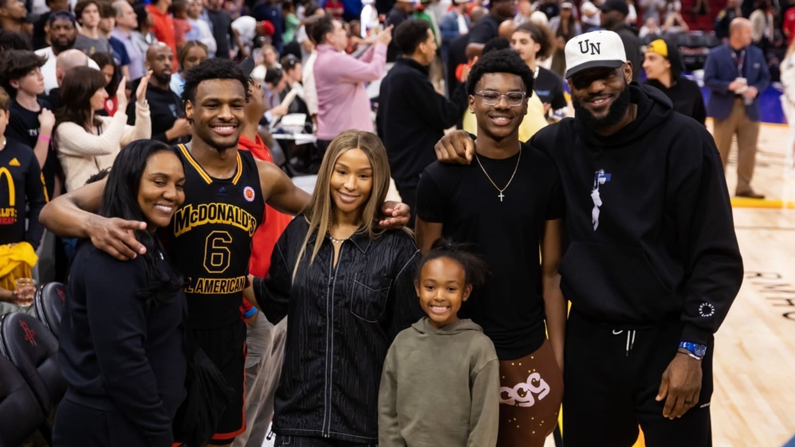 LeBron James&#39; family remains evacuated due to wildfires