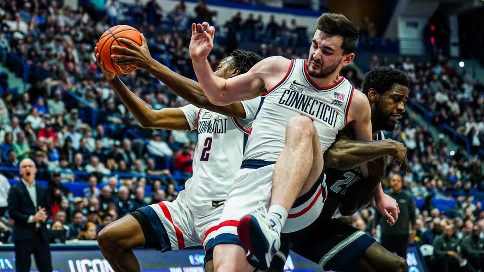 No. 4 UConn too strong for Georgetown