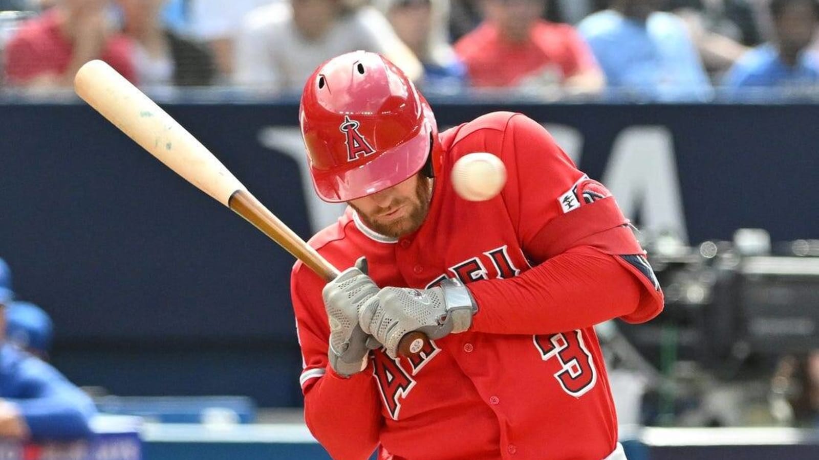 Angels&#39; Taylor Ward leaves game after HBP in face