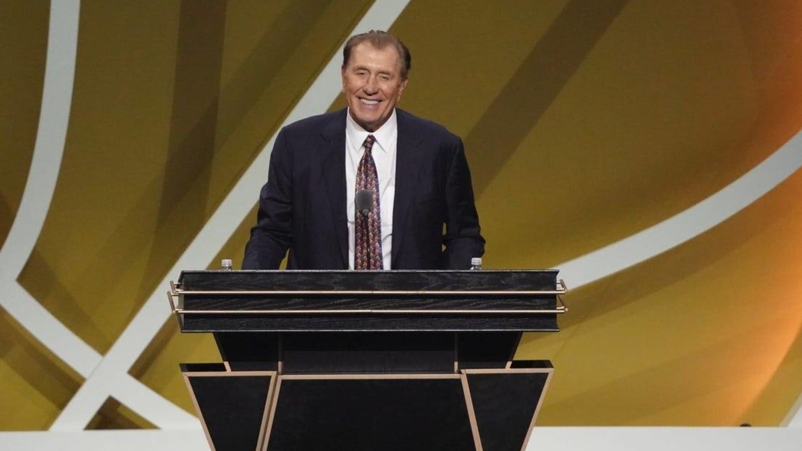 Rudy Tomjanovich wins lifetime achievement award
