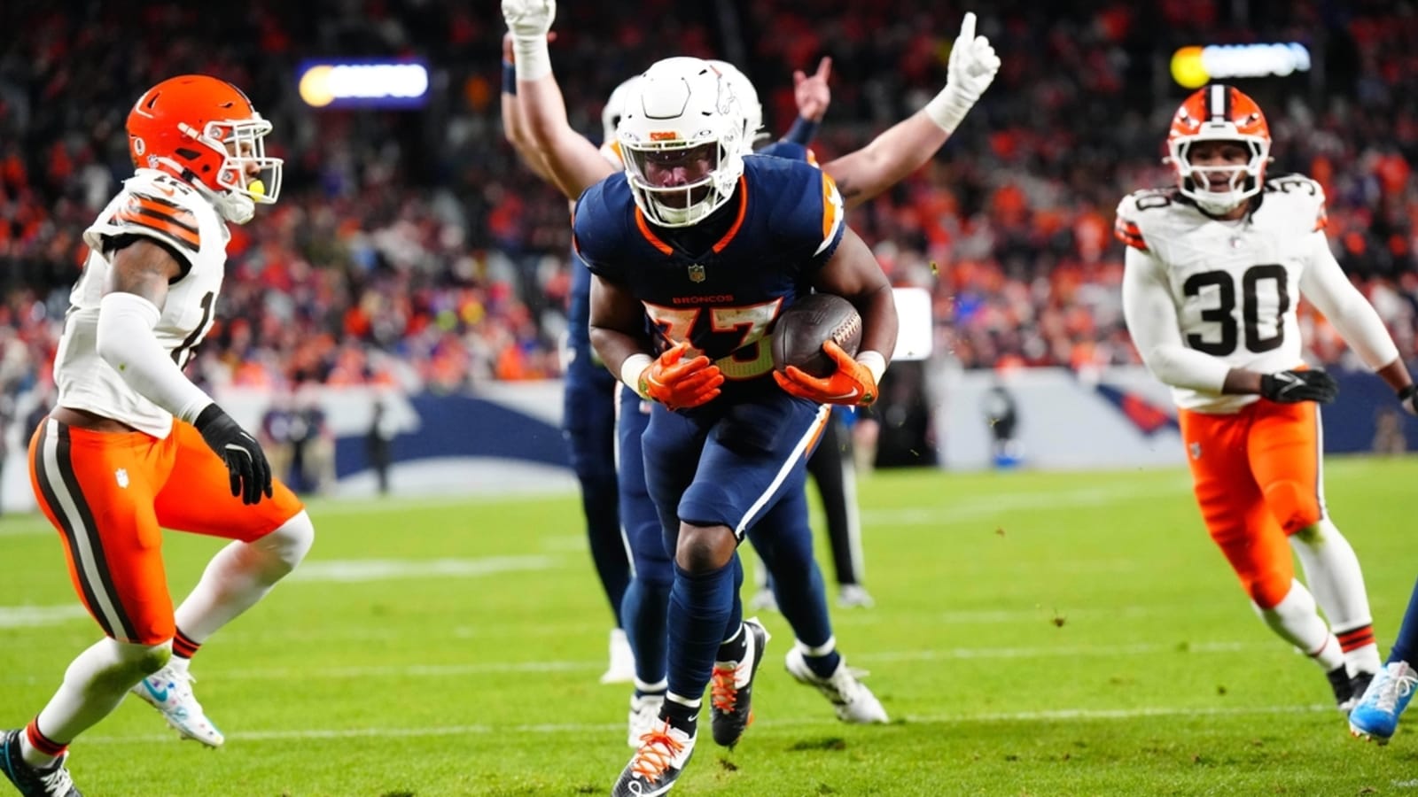 Two interception-return TDs send Broncos past Browns