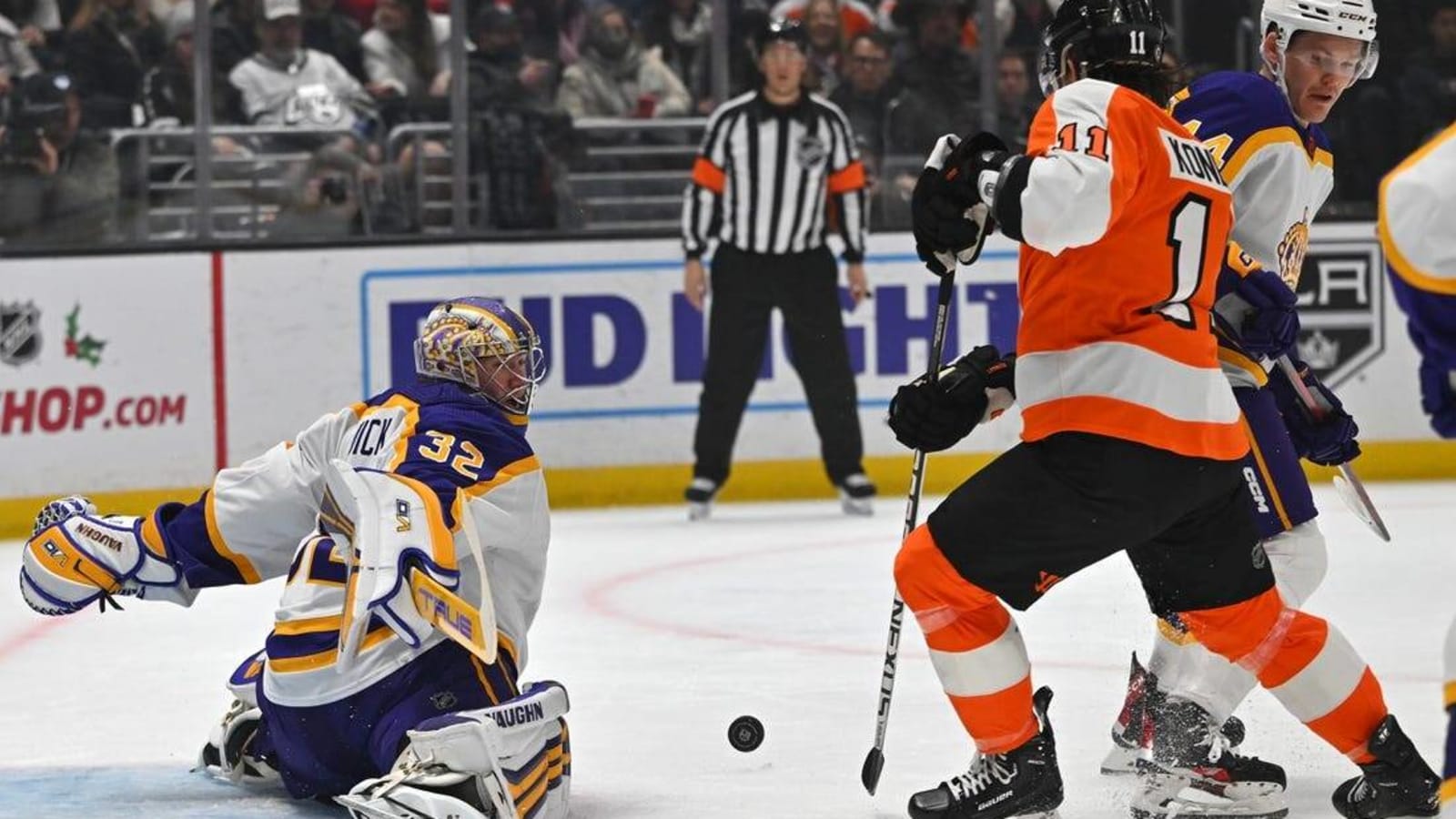 Flyers surge in third over Kings for second straight win