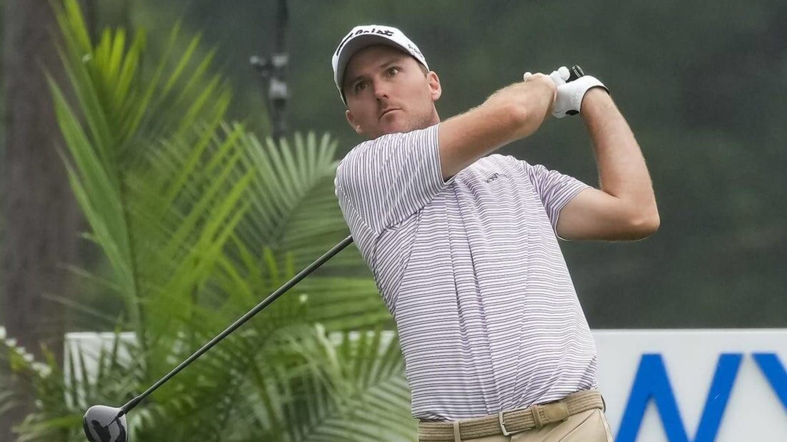 Russell Henley clings to one-shot lead at Wyndham Championship