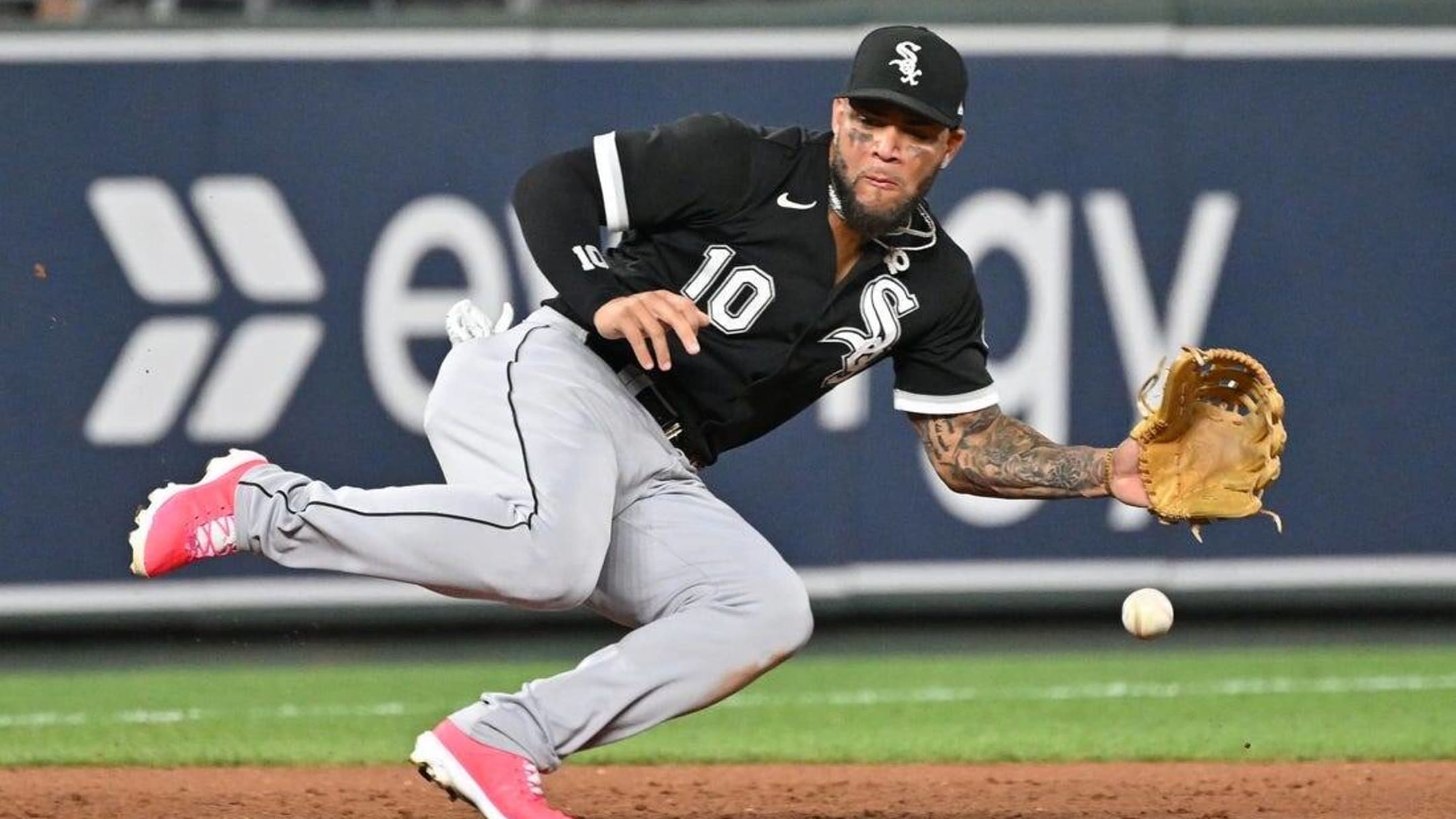 White Sox reinstate 3B Yoan Moncada from injured list