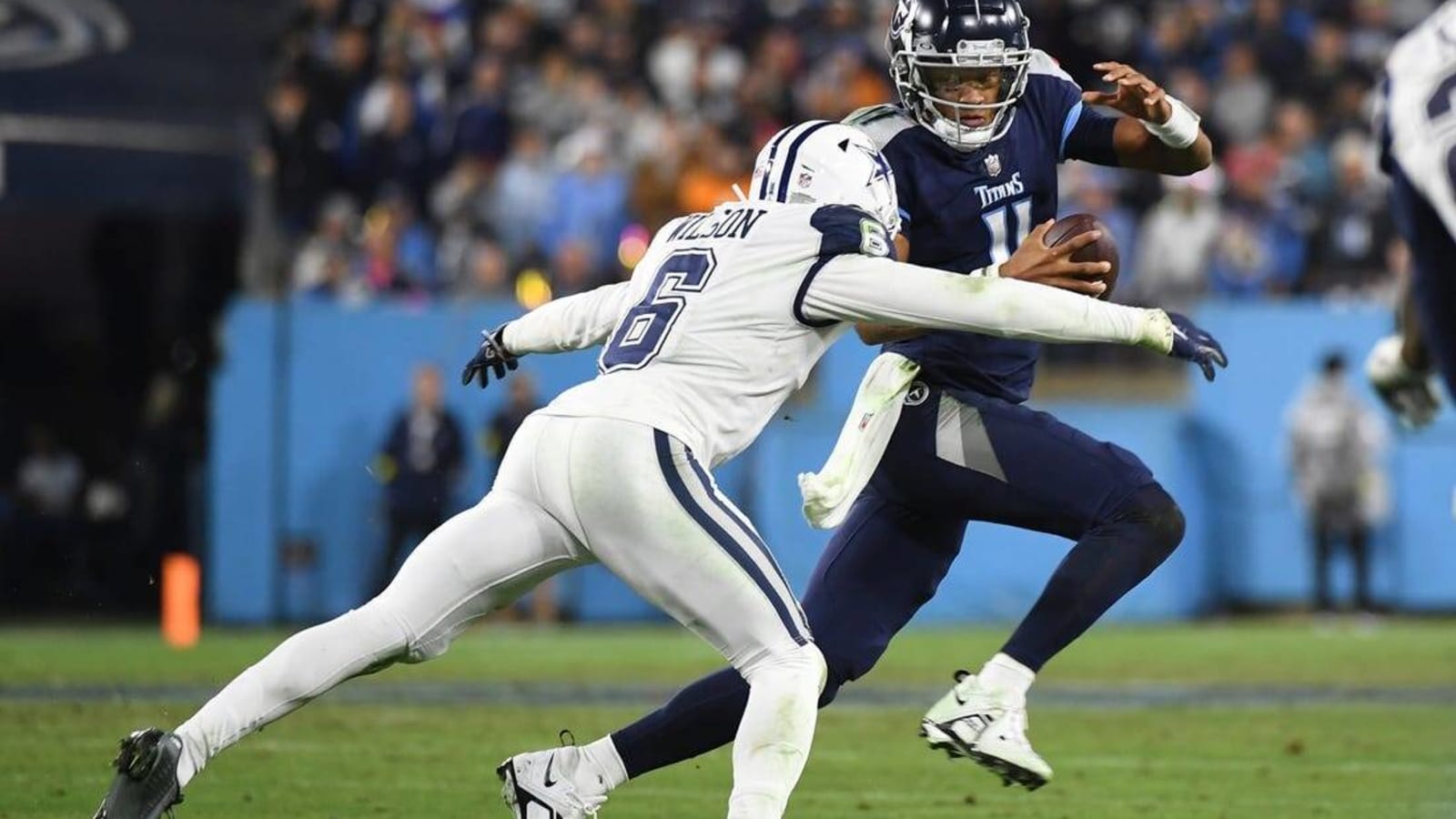 Cowboys send battered Titans to sixth straight loss