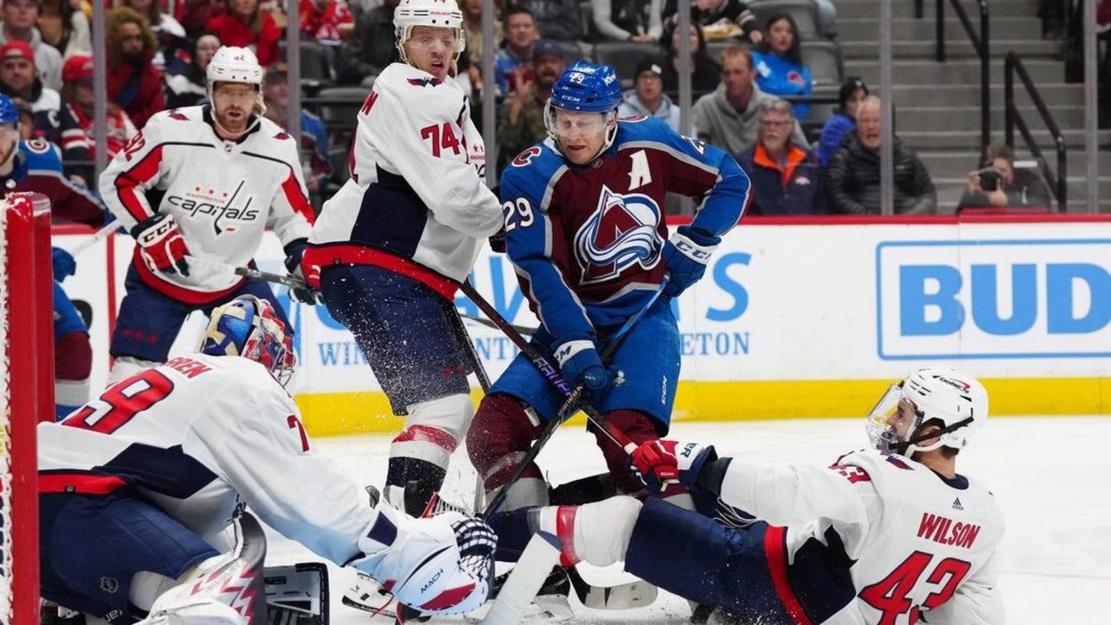 Scorching-hot Nathan MacKinnon leads Avs against falling Kings