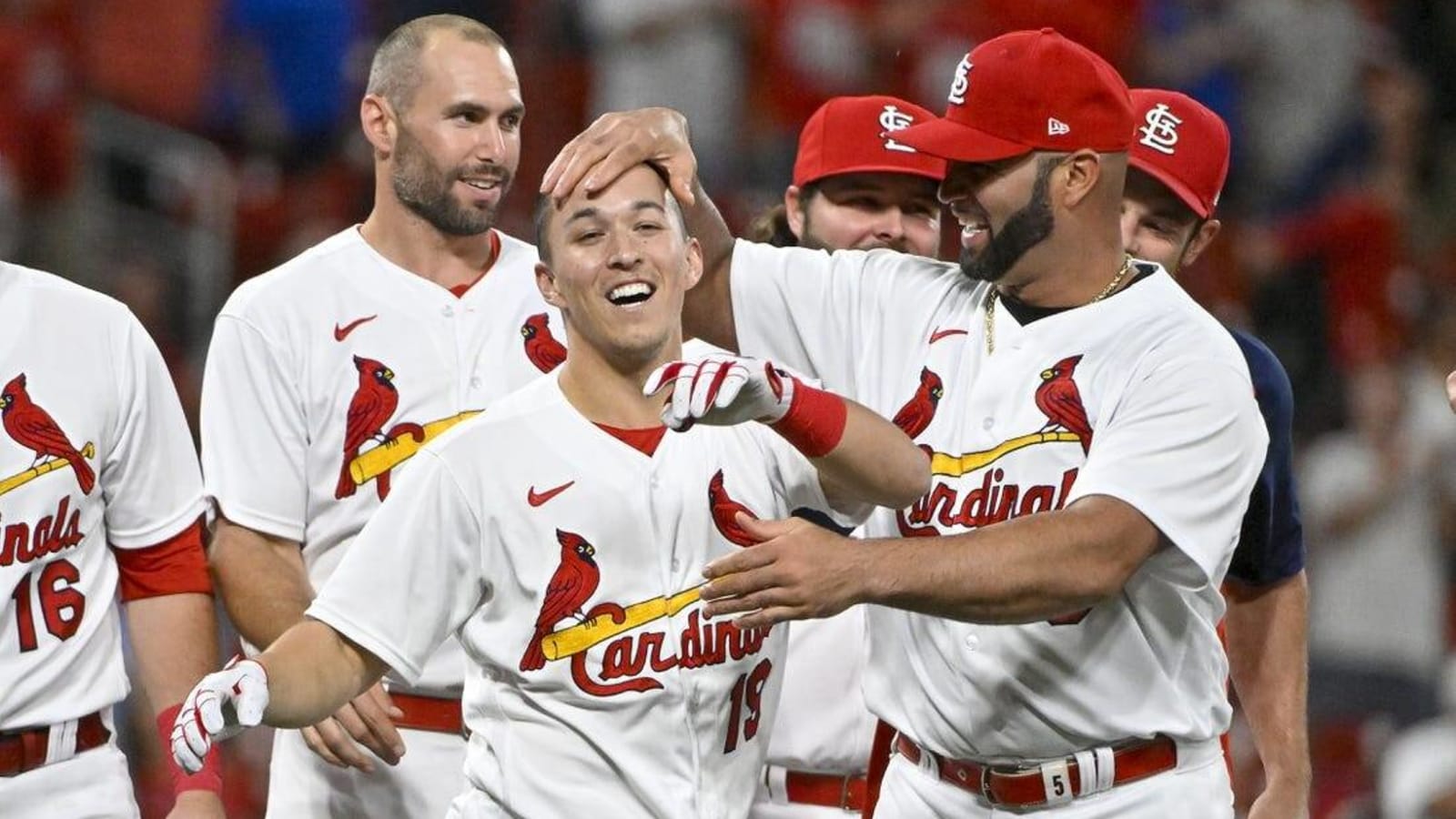 Cardinals score five in ninth inning, stun Nationals