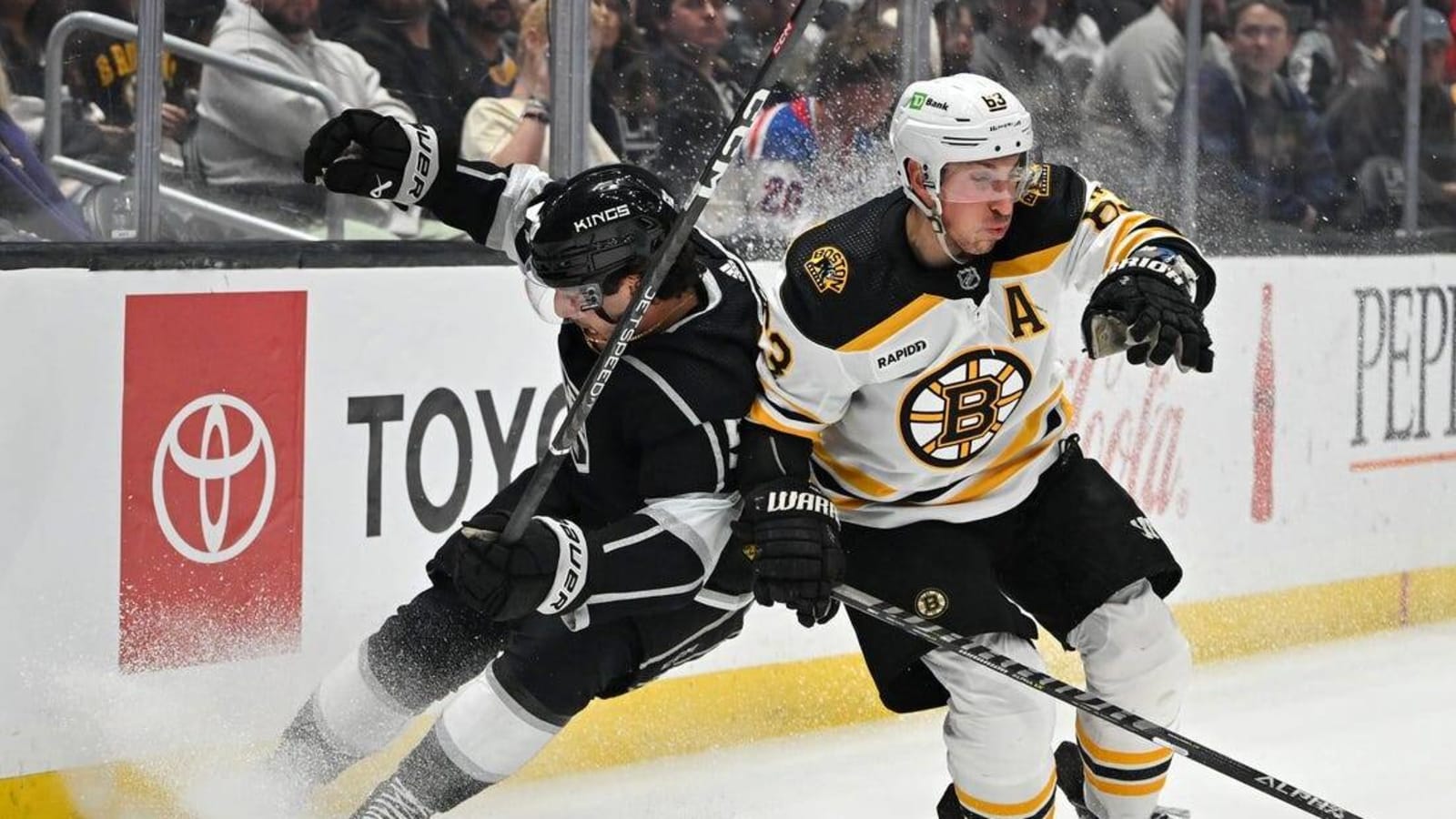 Trent Frederic&#39;s third-period surge lifts Bruins past Kings