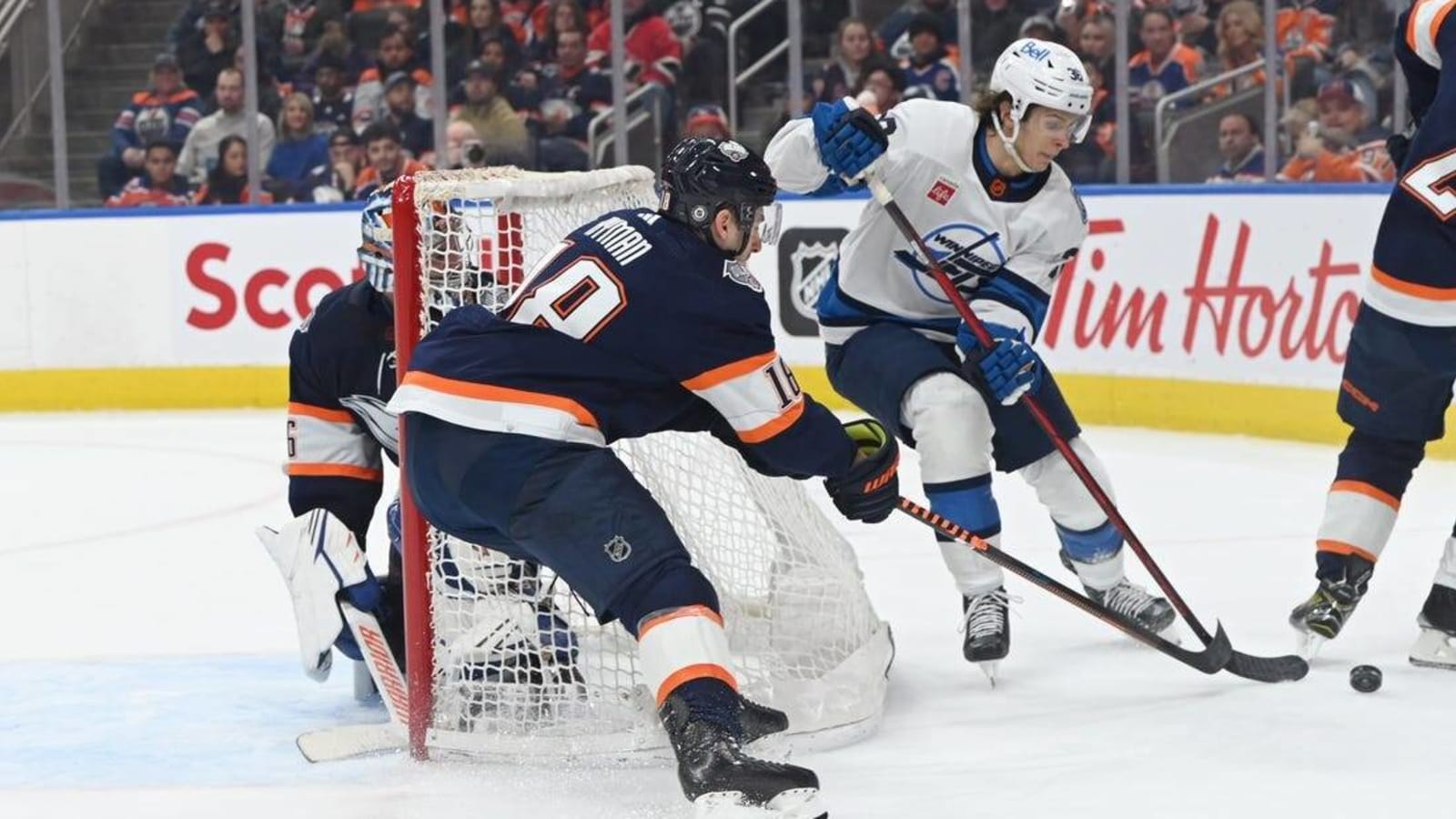 Connor Hellebuyck, Jets edge Oilers