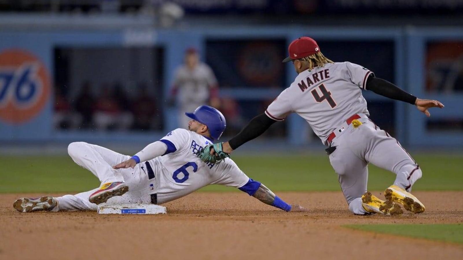 Dodgers' David Peralta gets another shot at D-backs