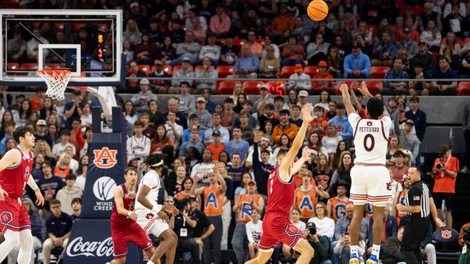 No. 2 Auburn uses team effort to dominate Richmond