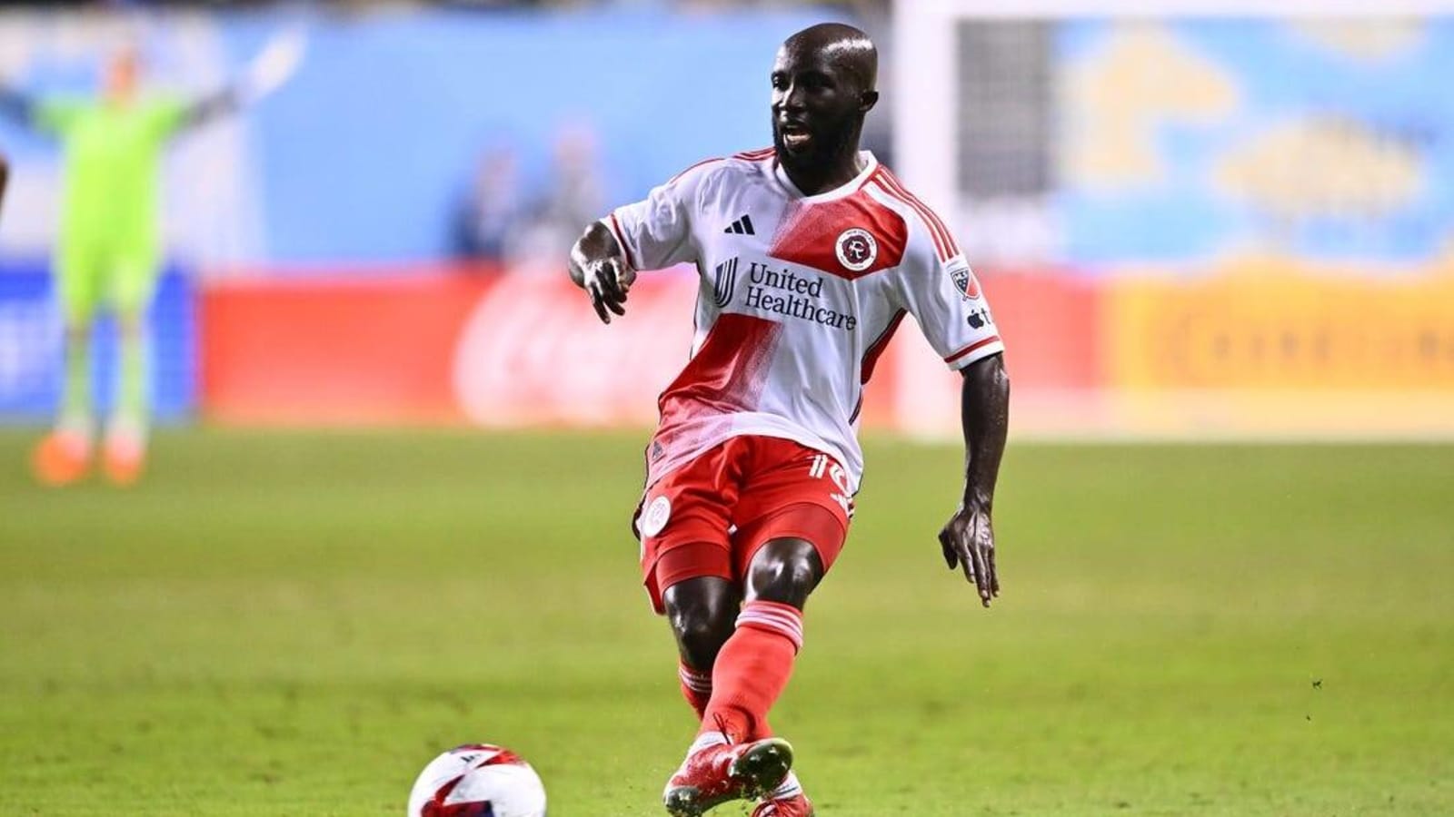 Revolution re-signs veteran midfielder Emmanuel Boateng