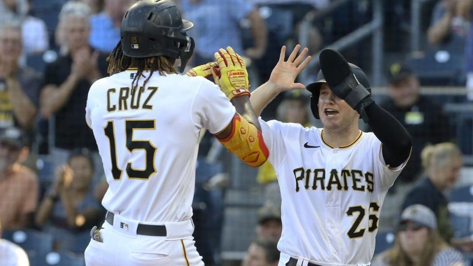 Michael Perez hits 3 homers as Pirates edge Brewers