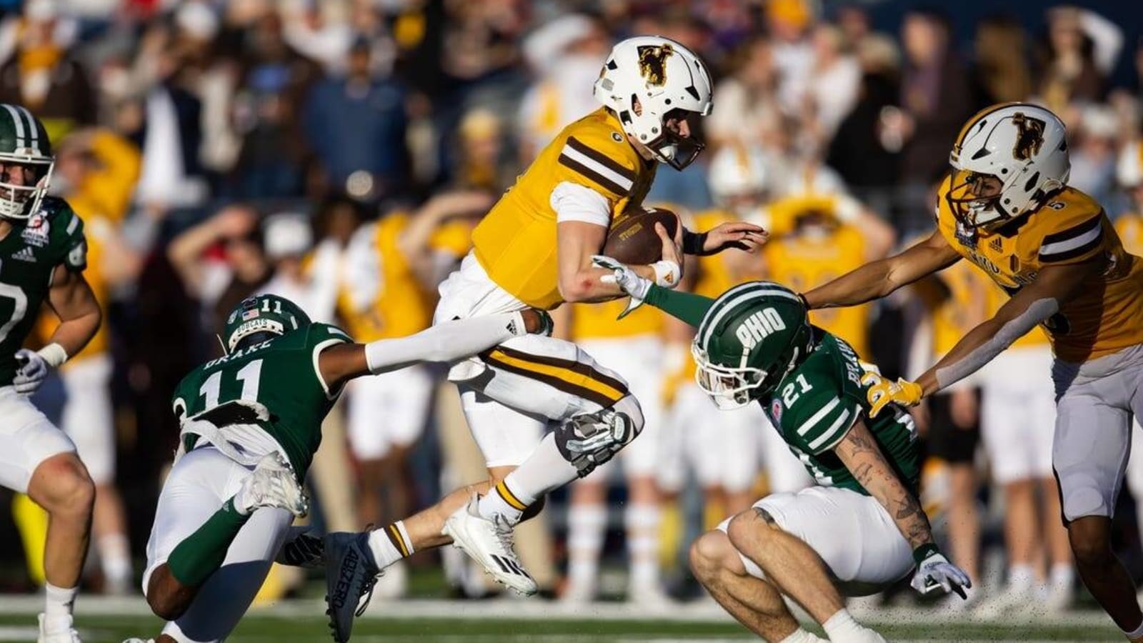 Ohio edges Wyoming in Arizona Bowl