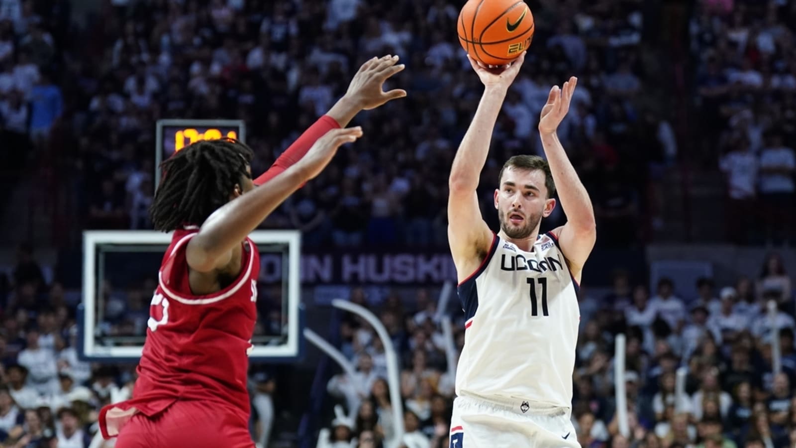 Alex Karaban, No. 3 UConn look to set standard vs. Le Moyne