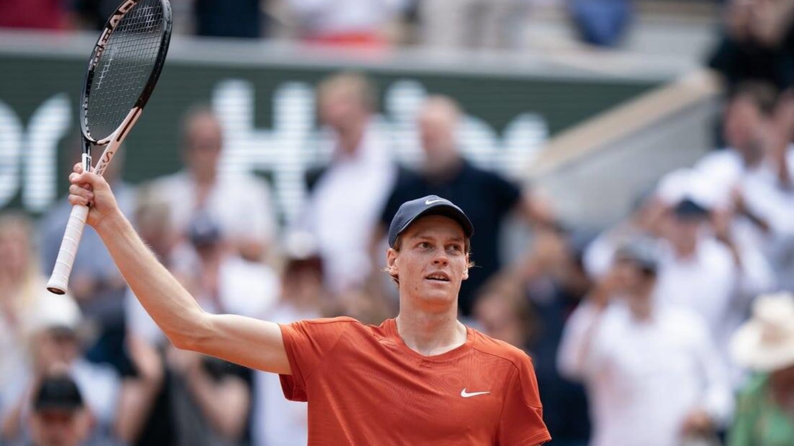 Jannik Sinner secures No. 1 ranking, joins Carlos Alcaraz in French semis