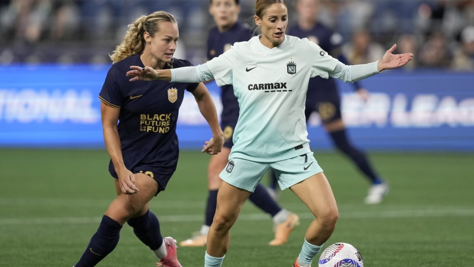 Gotham end Reign&#39;s winning streak, unbeaten streak