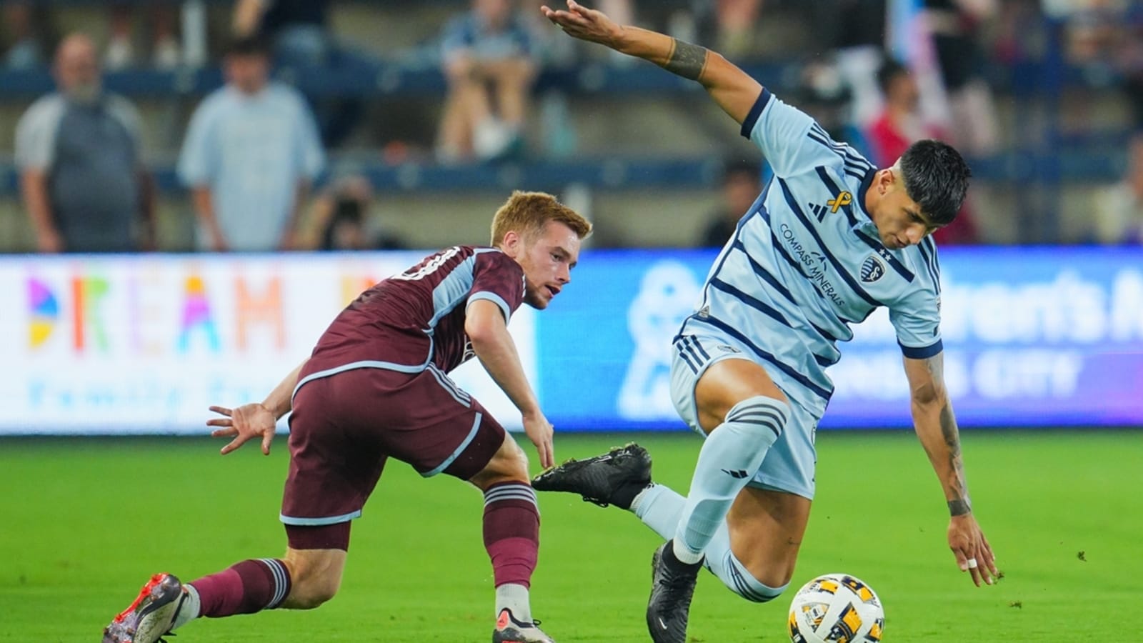 Sporting KC hammer Rapids, keep playoff hopes going