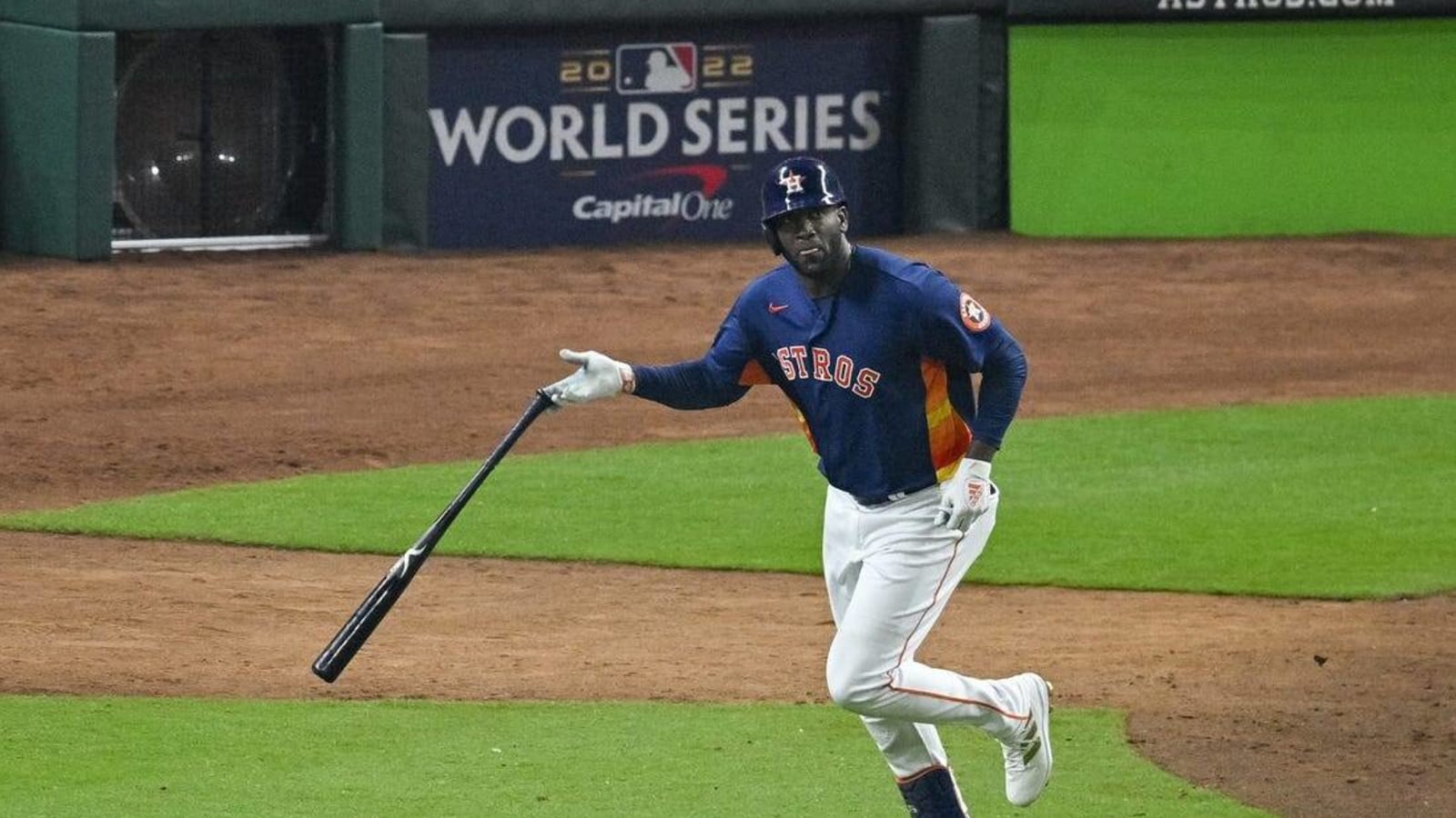 Chronic hand soreness strikes Astros&#39; Yordan Alvarez again