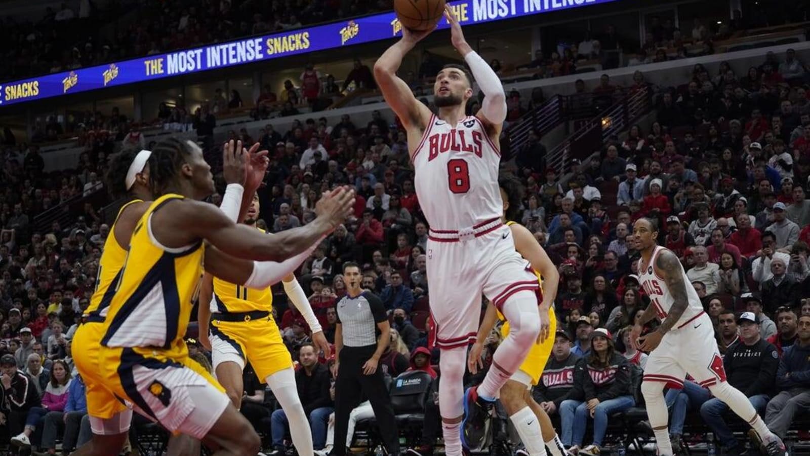 Bulls take aim at halting Nuggets&#39; home winning streak