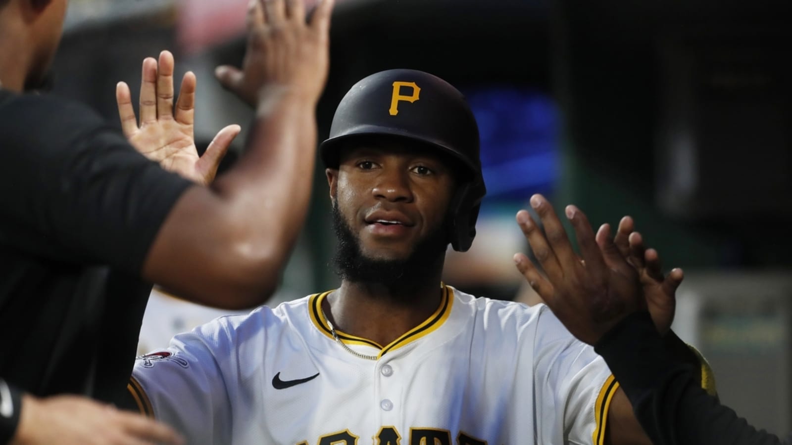 Braves sign OF Bryan De La Cruz to 1-year contract