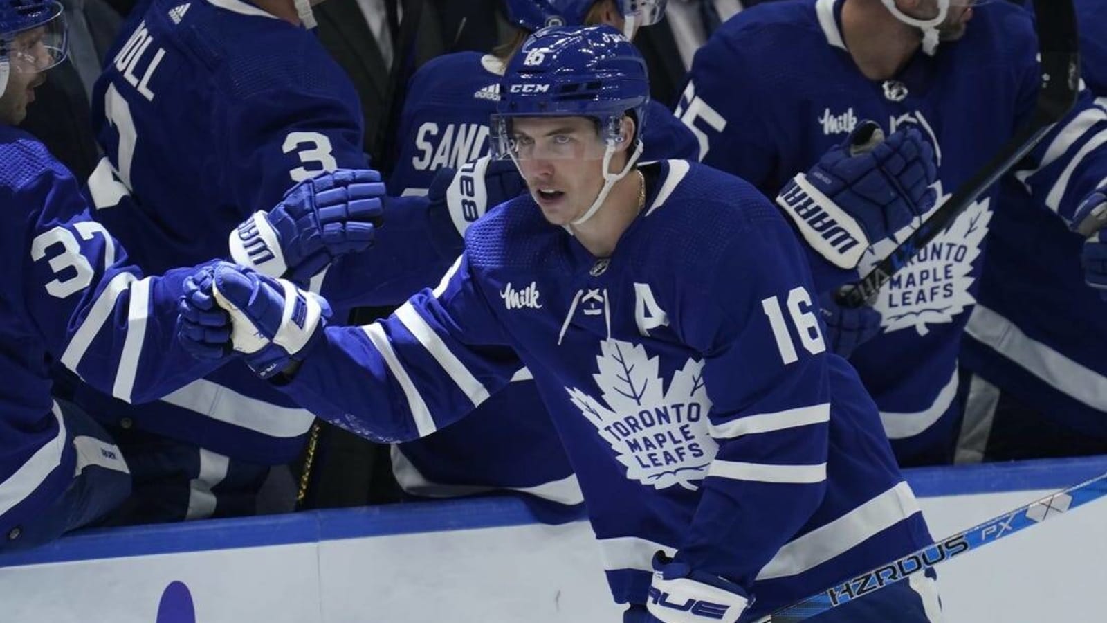 Mitchell Marner extends points streak as Leafs blank Kings