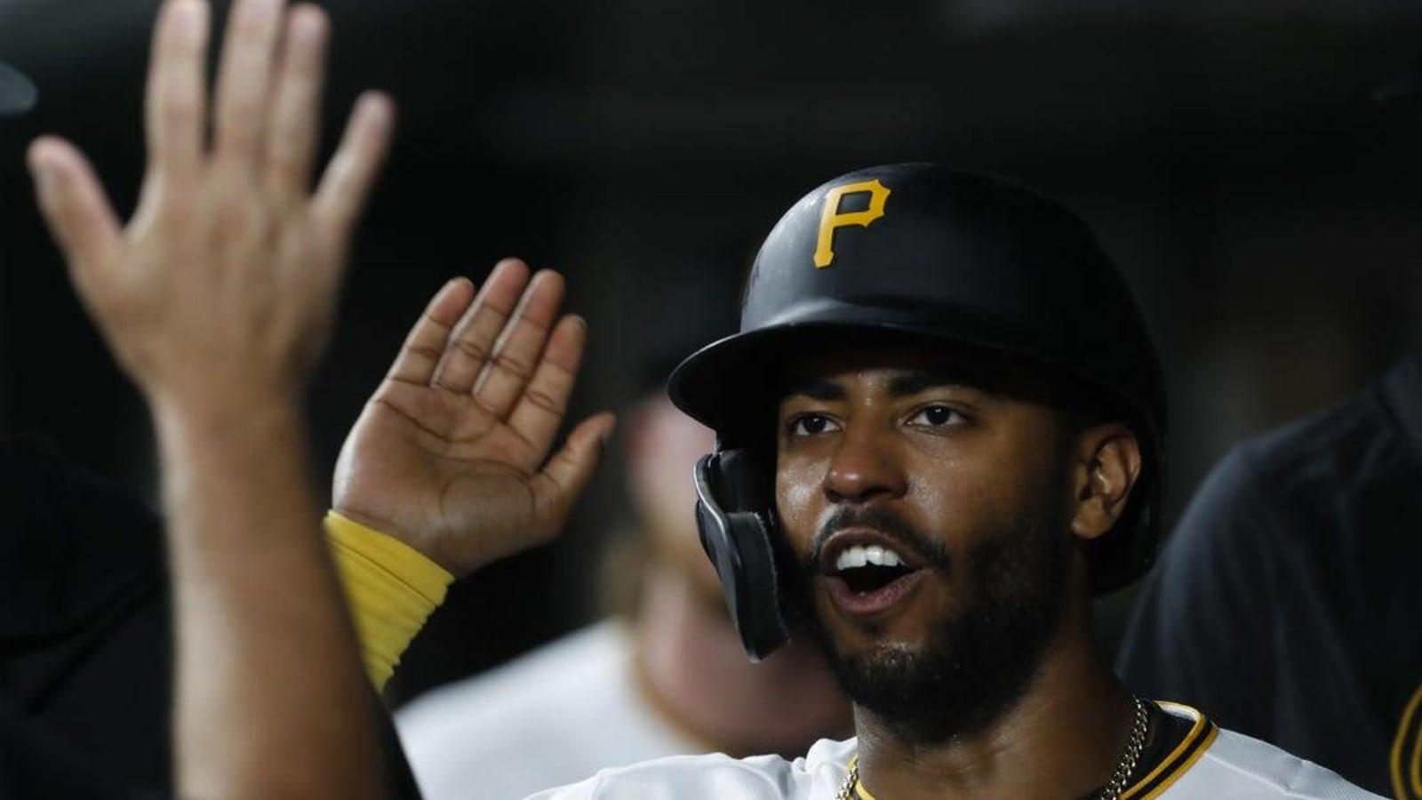 Palacios brothers face off for first time in Cards-Pirates series