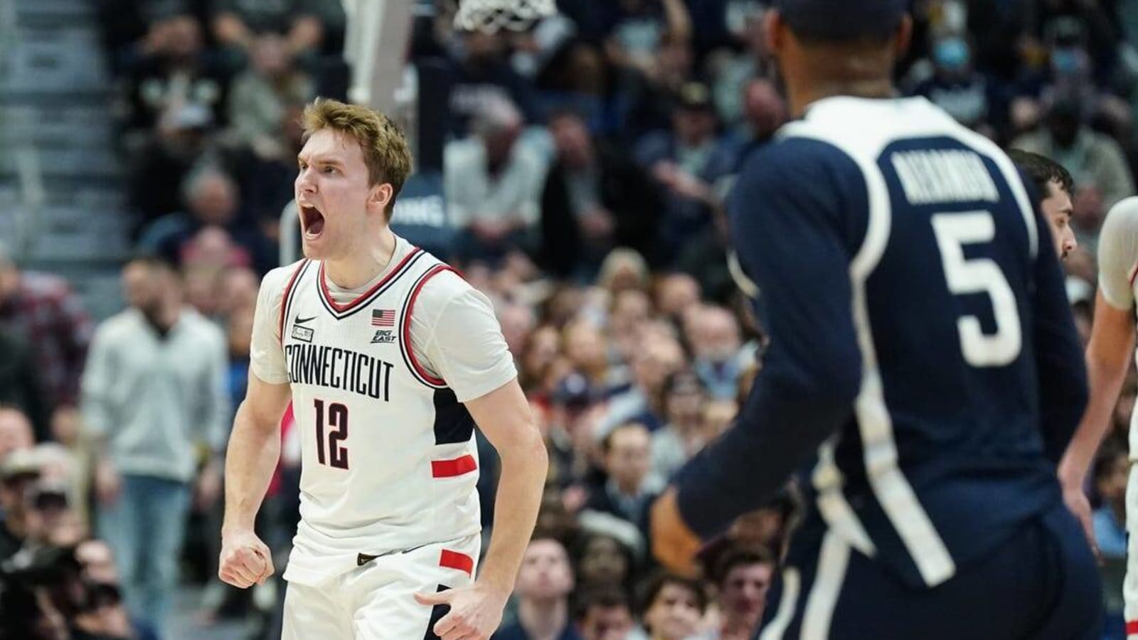 No. 1 UConn staves off Butler&#39;s upset bid