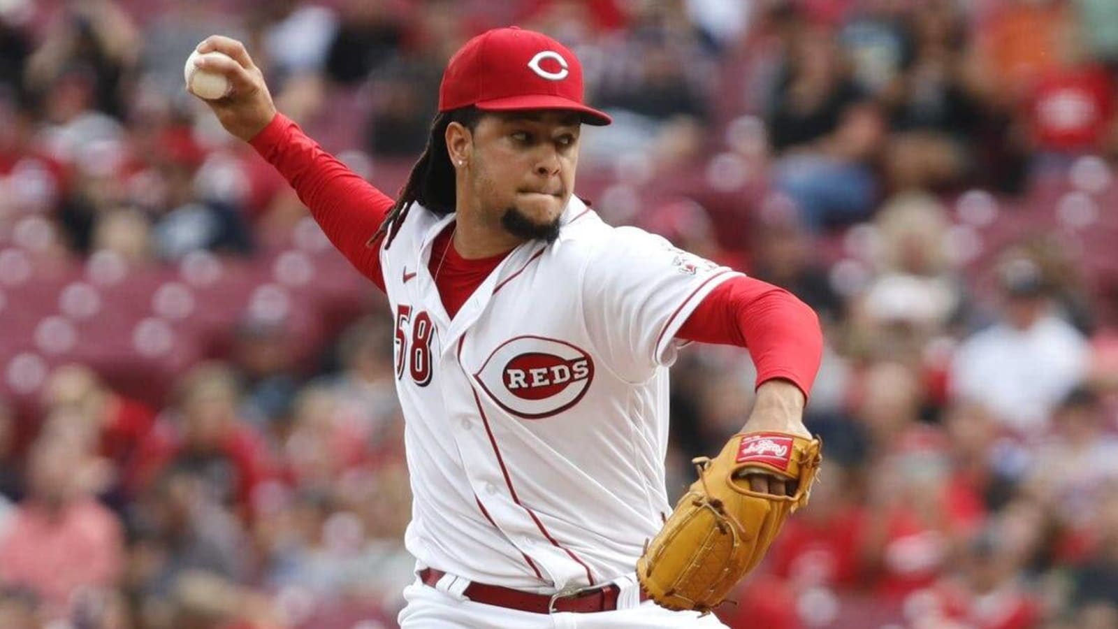 Reds&#39; Luis Castillo shrugs off trade rumors entering start vs. Yanks