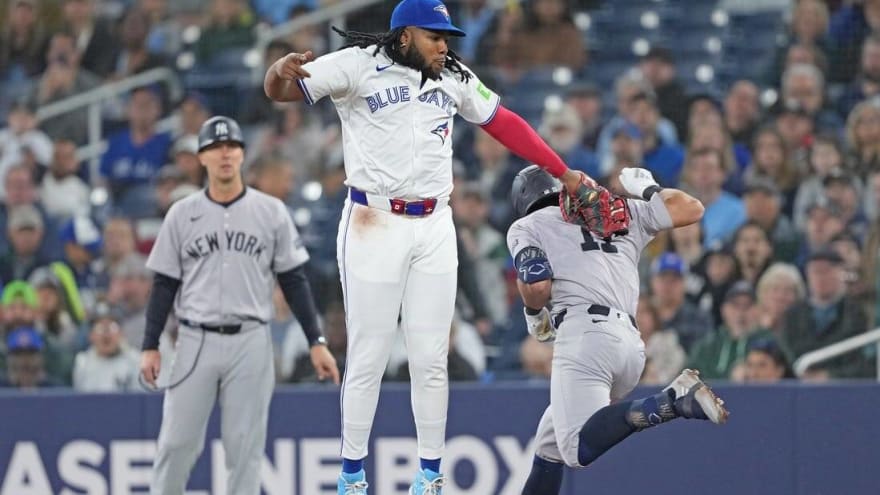 Yankees&#39; 4-run 9th denies Blue Jays series sweep