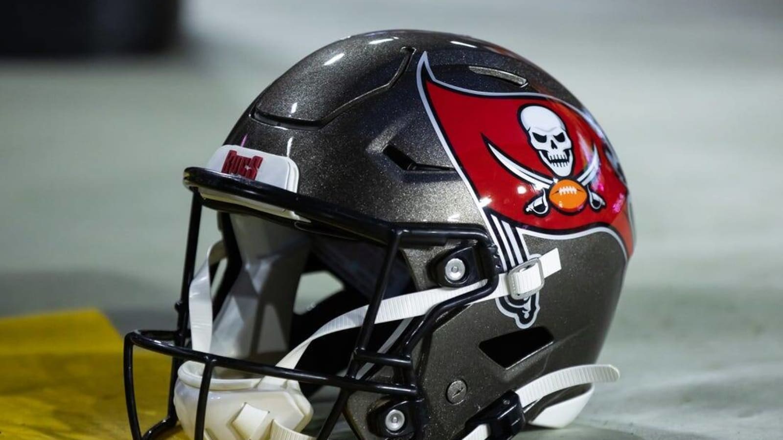 Bucs WR Russell Gage gets carted off due to injury