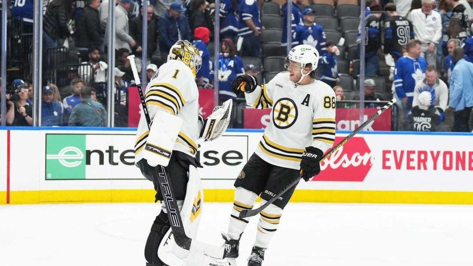 Focused Bruins aim to eliminate Maple Leafs