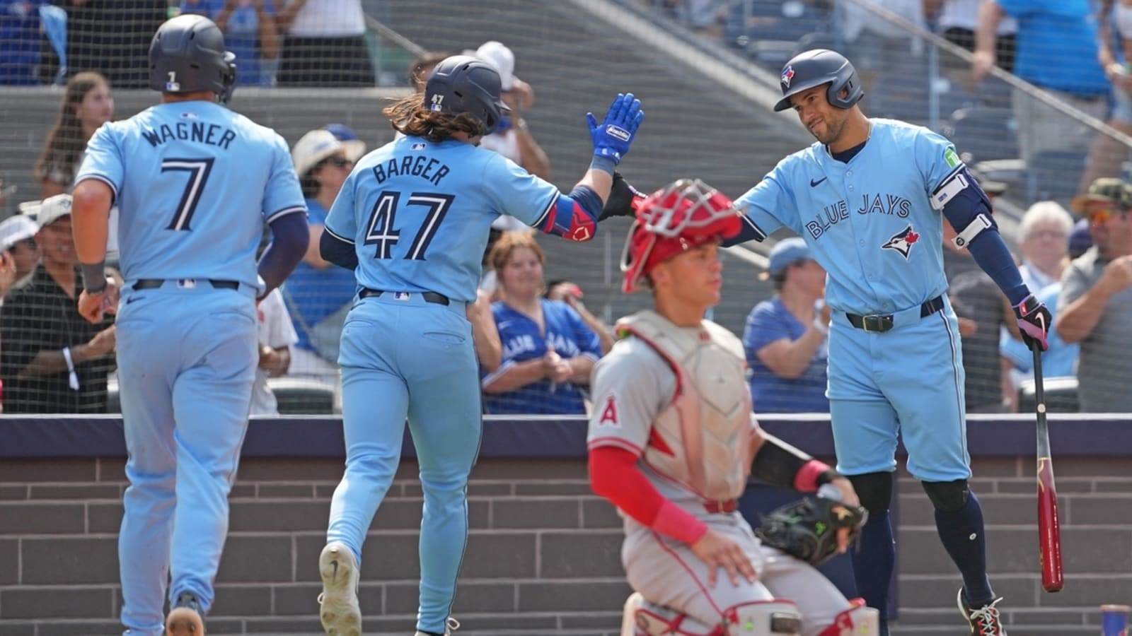 Kevin Gausman, Jays sweep season series from Angels