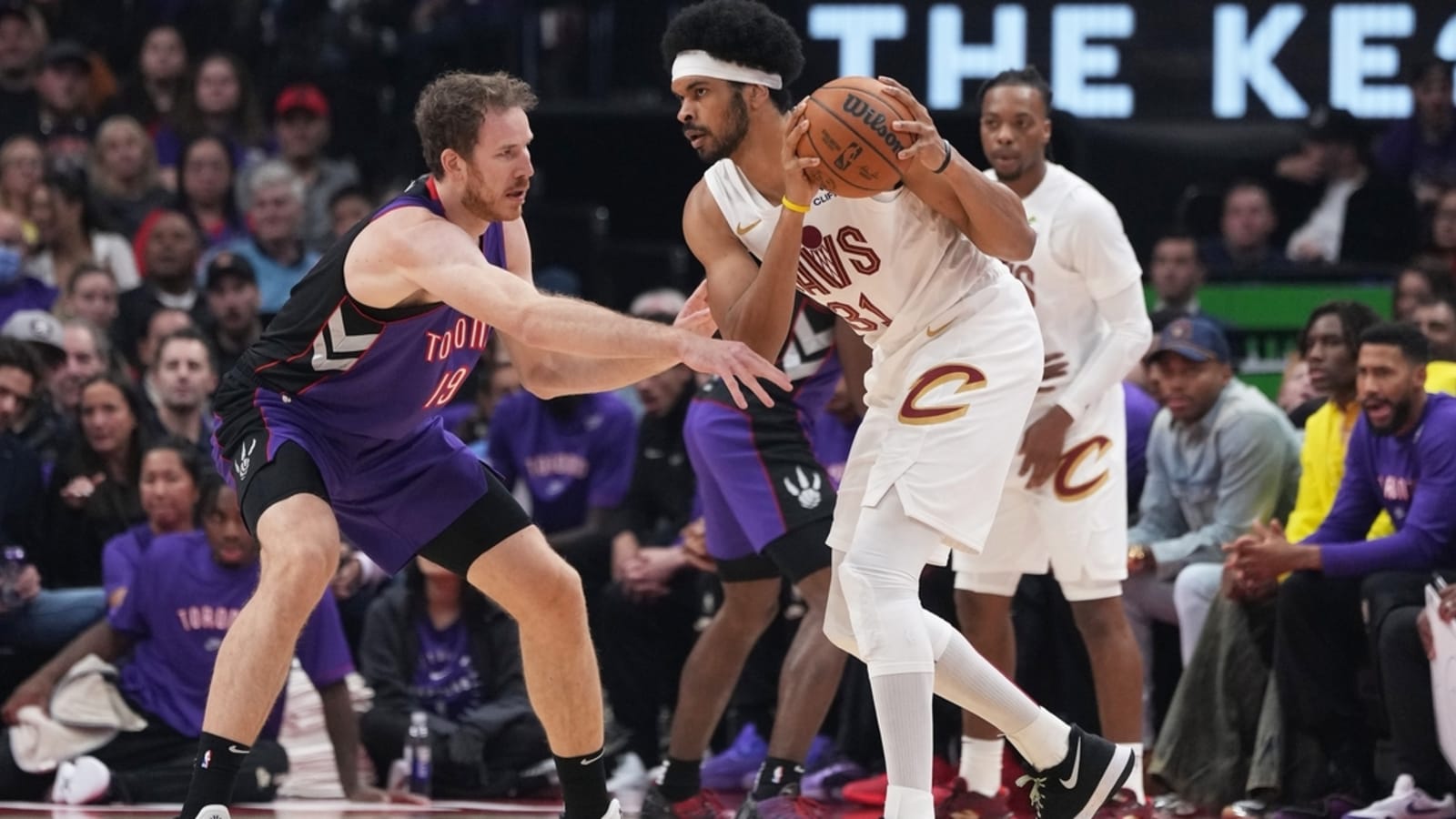 Evan Mobley, Donovan Mitchell guide Cavs past Raptors