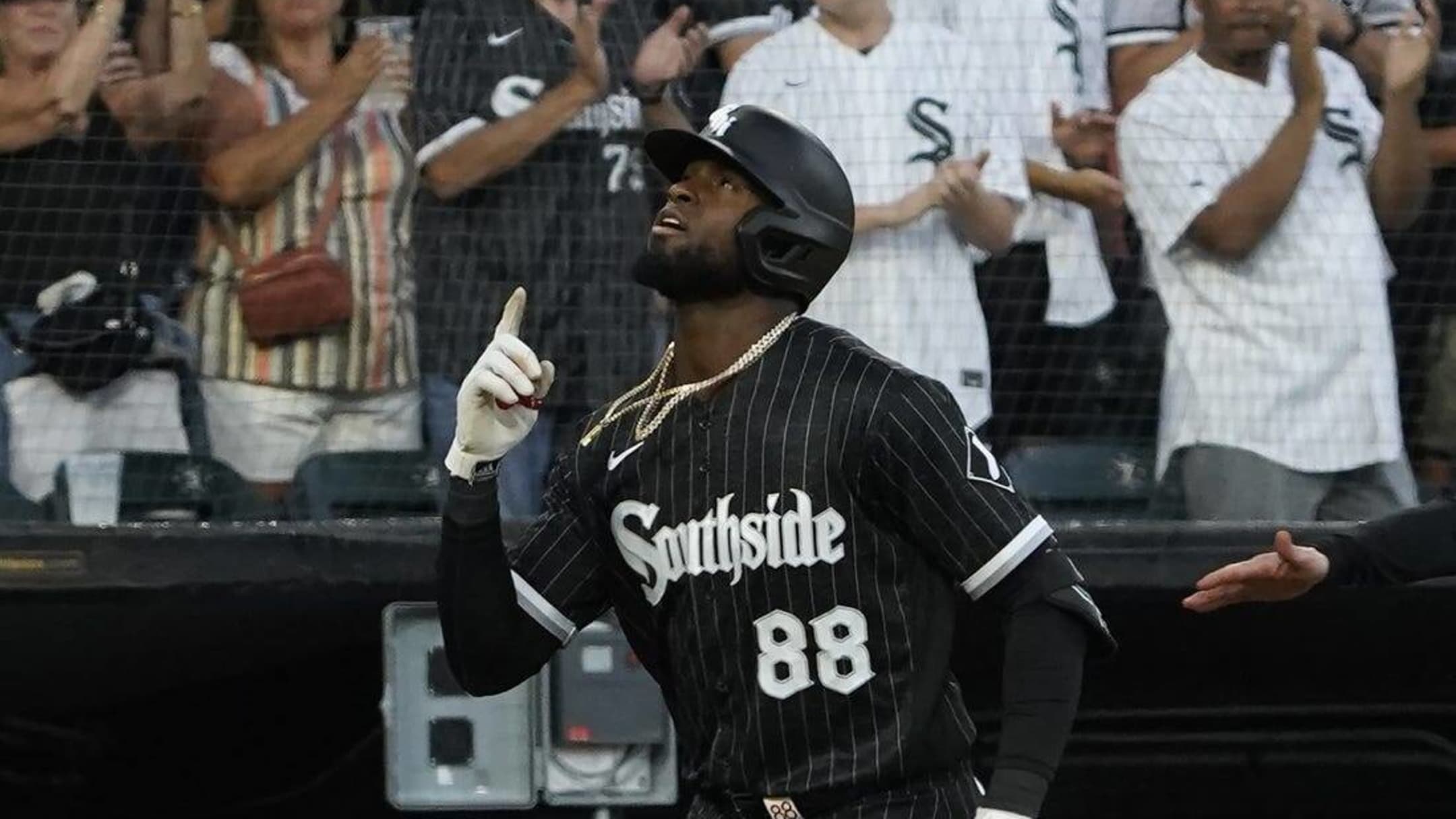 Andrew Vaughn leads White Sox past Blue Jays