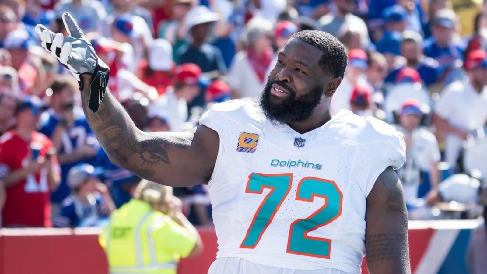 Dolphins LT Terron Armstead takes pay cut, will play in 2024