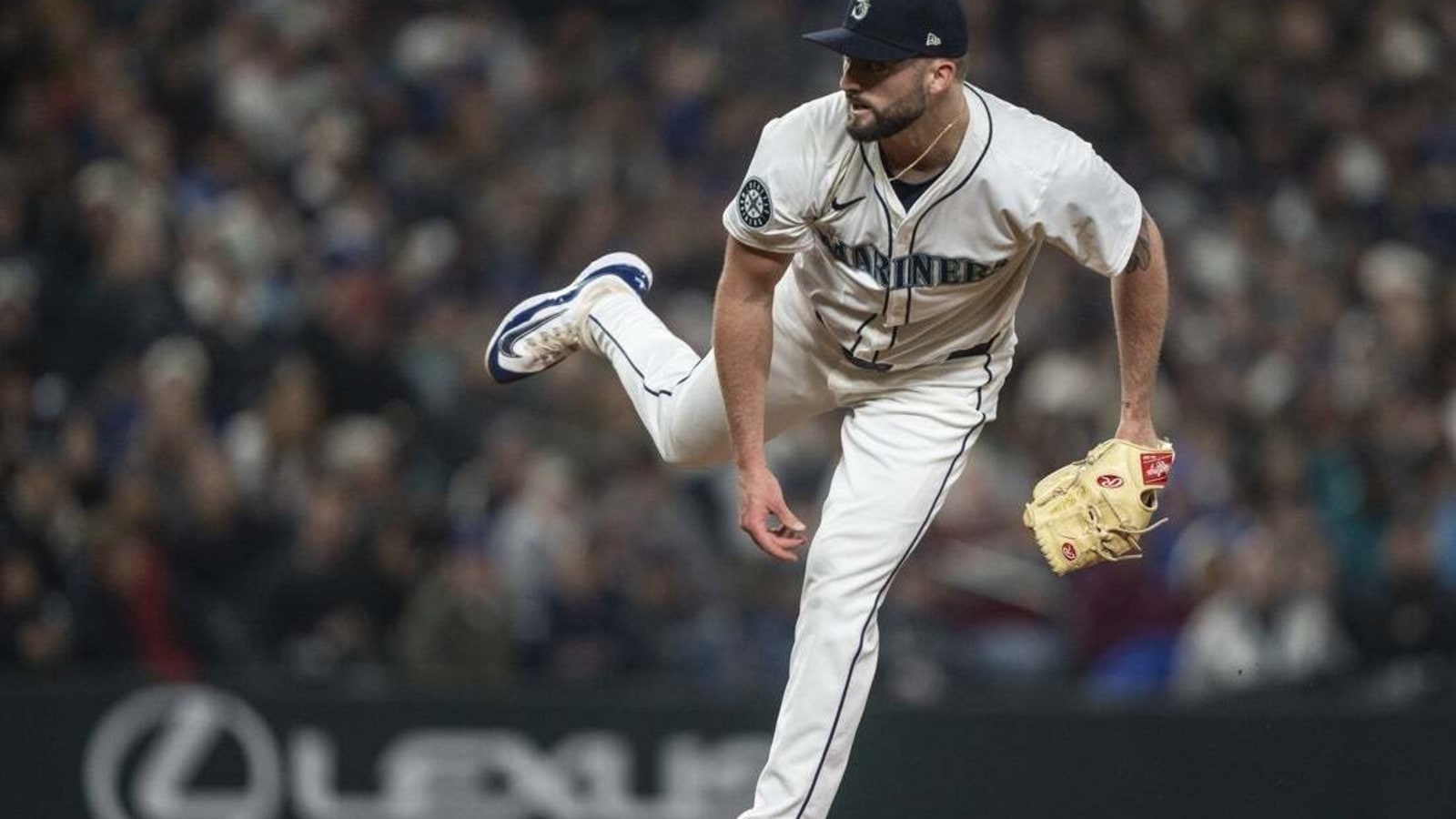 Guardians acquire RHP Cody Bolton from Mariners