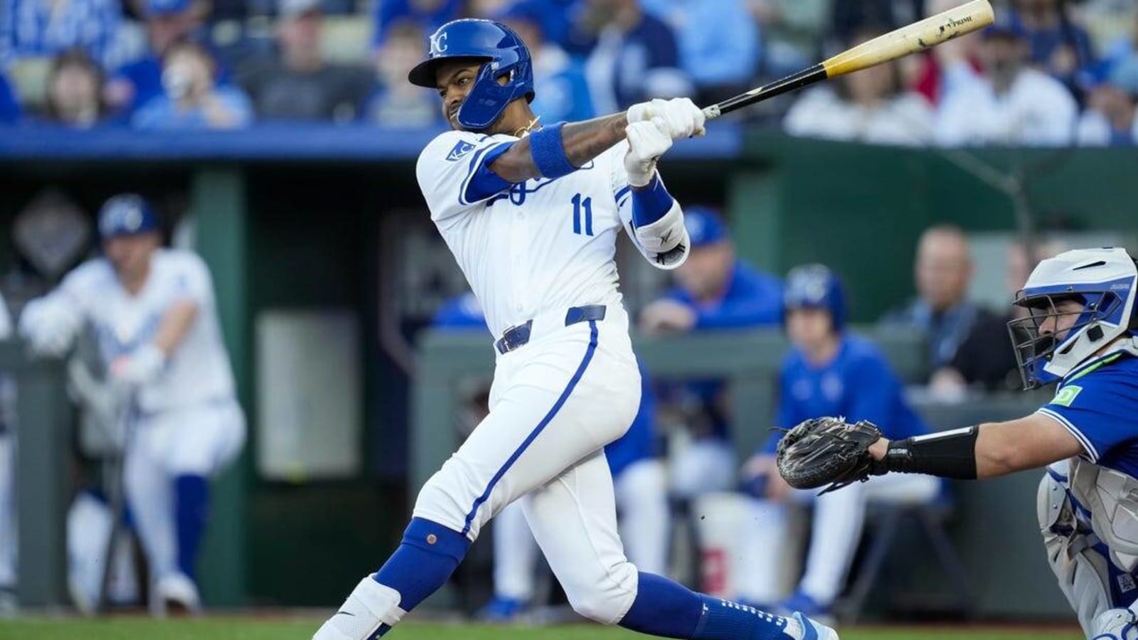 Royals end woes vs. Blue Jays with 3-2 win