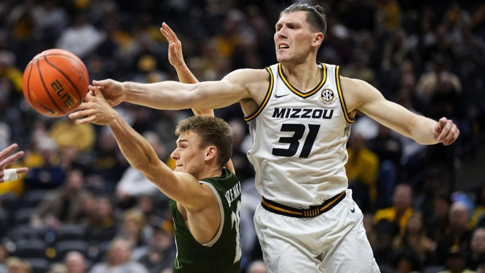 Caleb Grill&#39;s big night leads Missouri past Eastern Washington