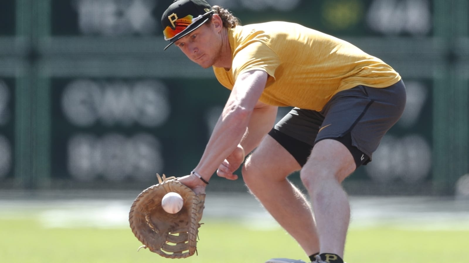 Pirates put C Henry Davis on IL, call up prospect Billy Cook