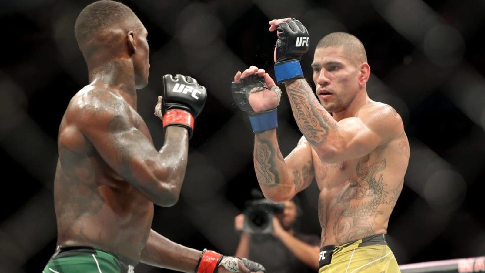 UFC 287: Alex Pereira popular underdog vs. Israel Adesanya