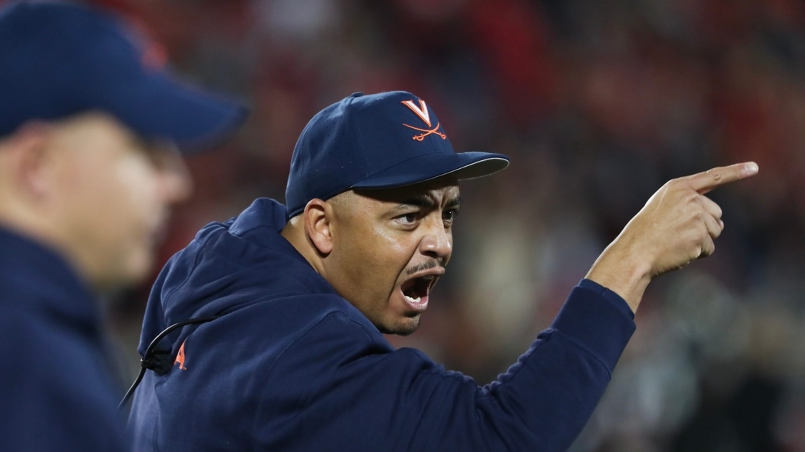 No. 10 Clemson vies to extend win streak in clash vs. Tony Elliott, Virginia