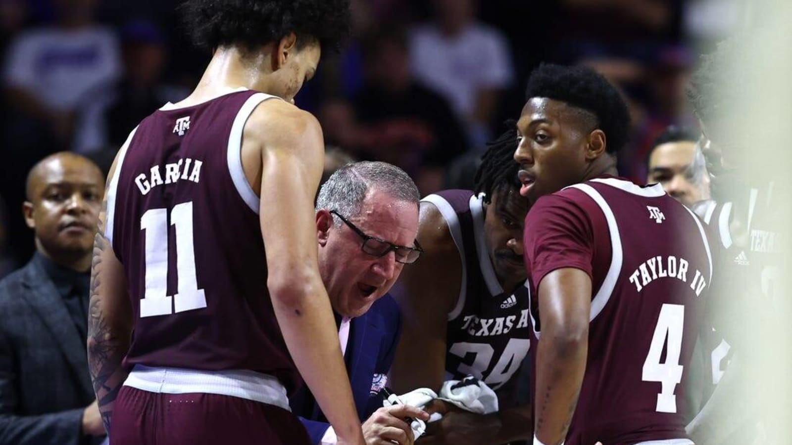 Texas A&M manhandles LSU inside, 69-56