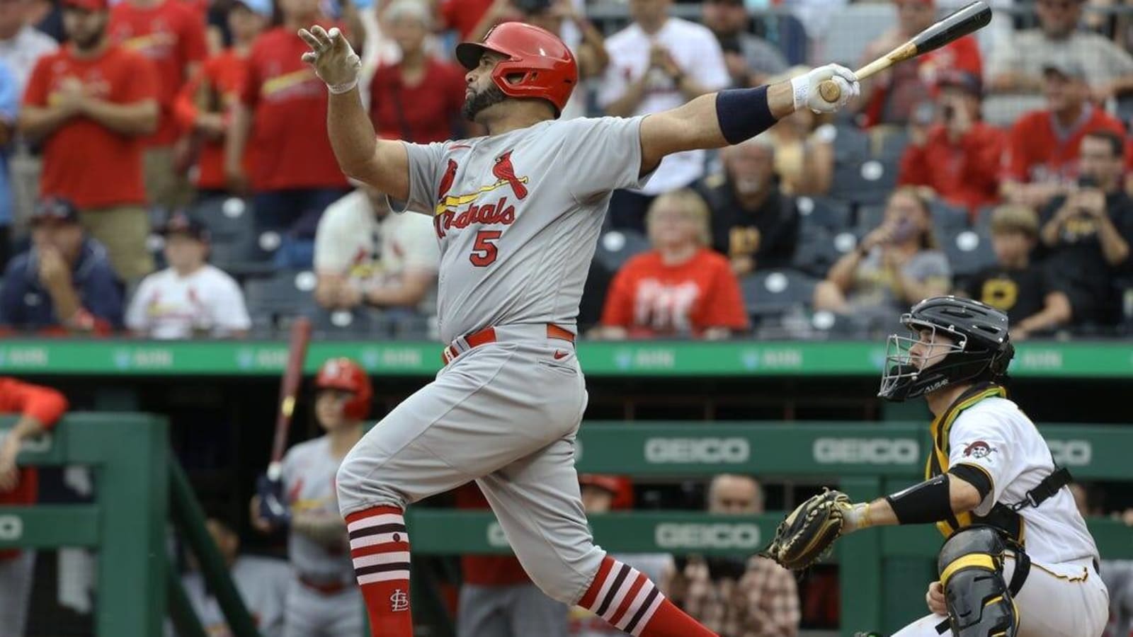 Albert Pujols&#39; 697th HR helps Cardinals rally past Pirates