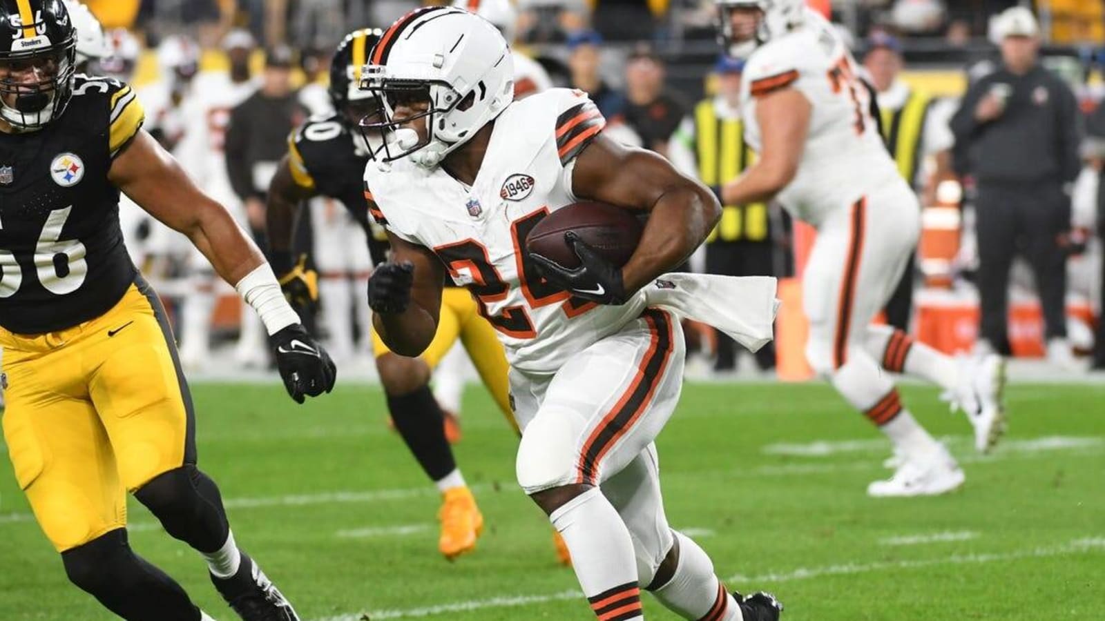 Reports: Browns, RB Nick Chubb agree to restructured deal