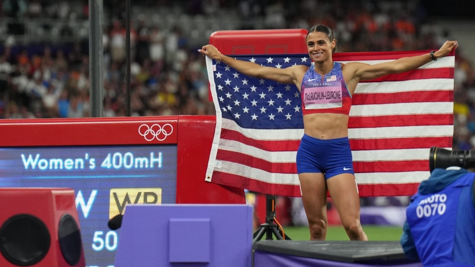 U.S. women turn in dominant 4x400 relay performance Yardbarker