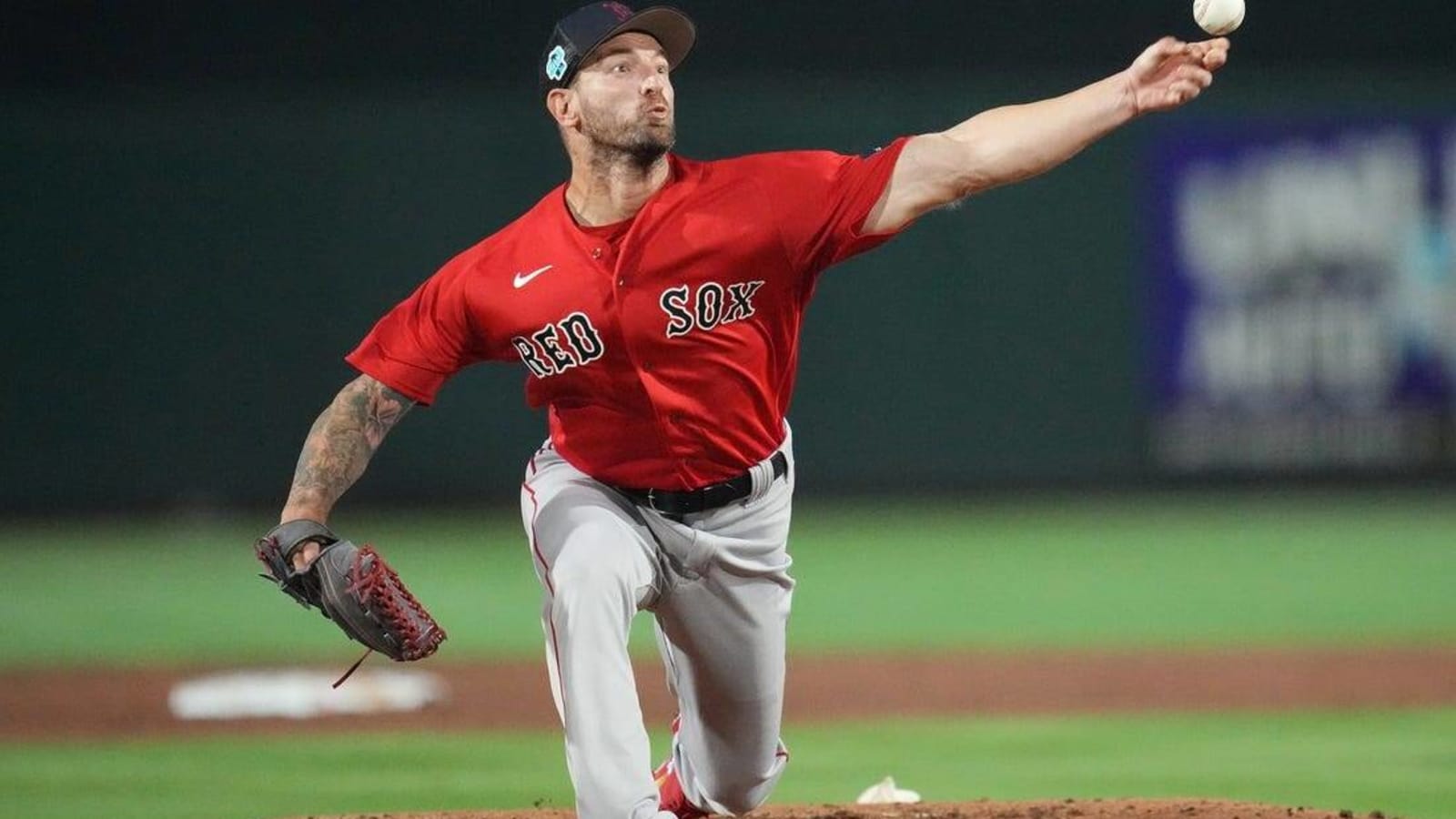 Red Sox call up RHP Justin Garza, LHP Ryan Sherriff